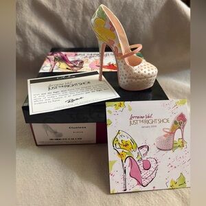 Just the Right Shoe-Clueless. Rare Find! Make me an offer!